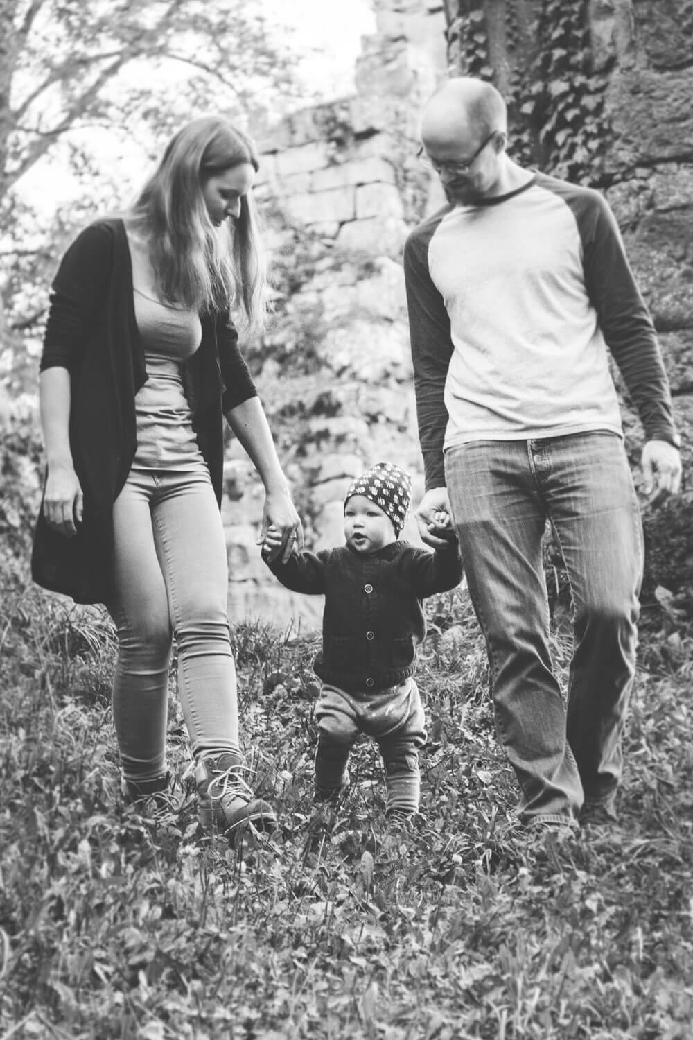 Familienfotoshooting in einer Burgruine