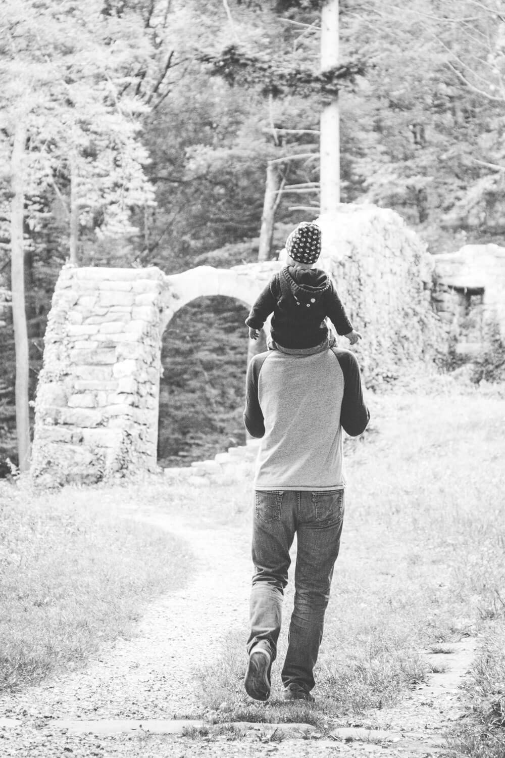 Familienfotoshooting in einer Burgruine